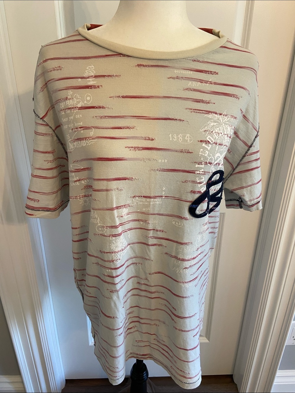 Men’s Desigual Grey Short-Sleeve Stripe Graphic Tee with Red Accents. Size XL.